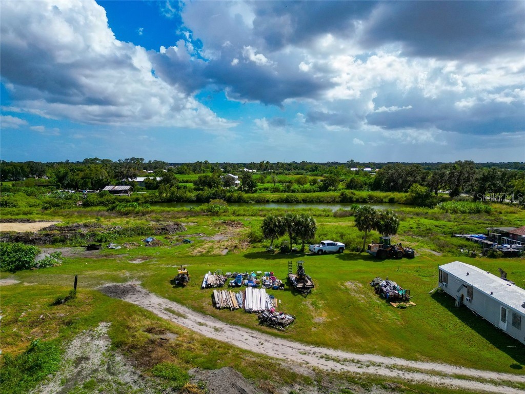 301 East Road Sarasota FL 34240 A4667218 image23