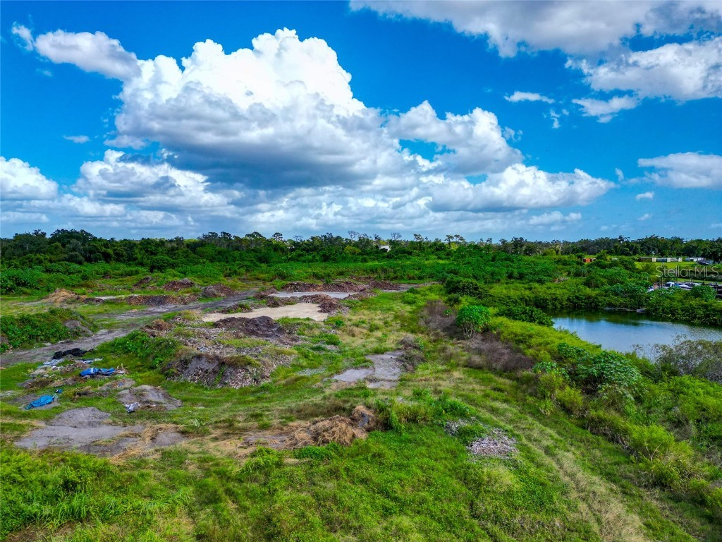 301 East Road Sarasota FL 34240 A4667218 image27