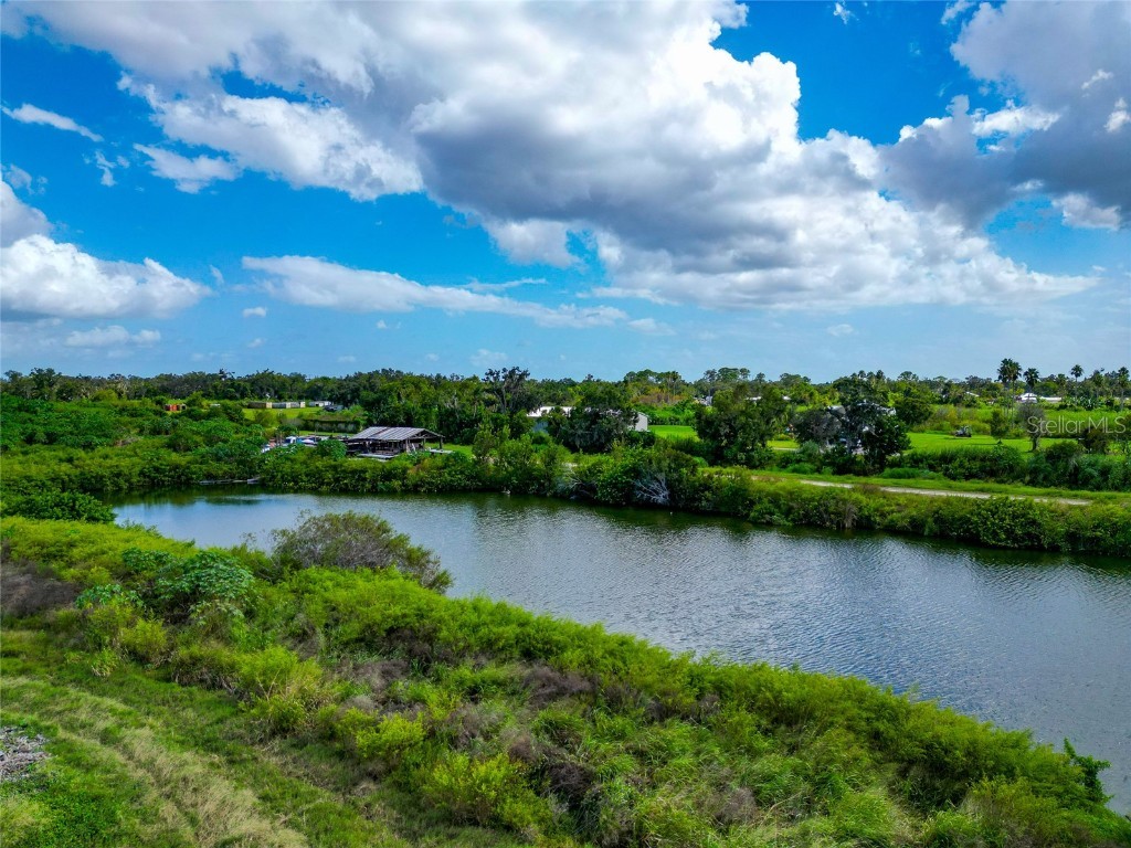 301 East Road Sarasota FL 34240 A4667218 image28