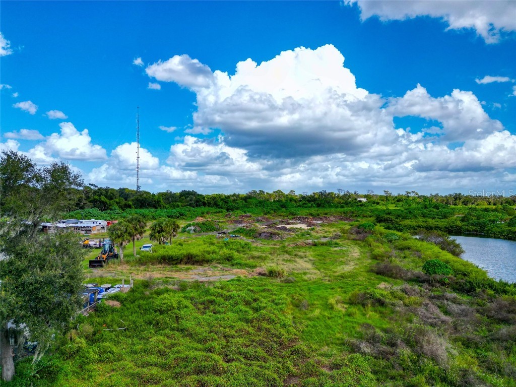 301 East Road Sarasota FL 34240 A4667218 image32