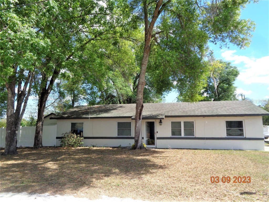 301 Harris Street Deland FL 32724 V4929083 image1