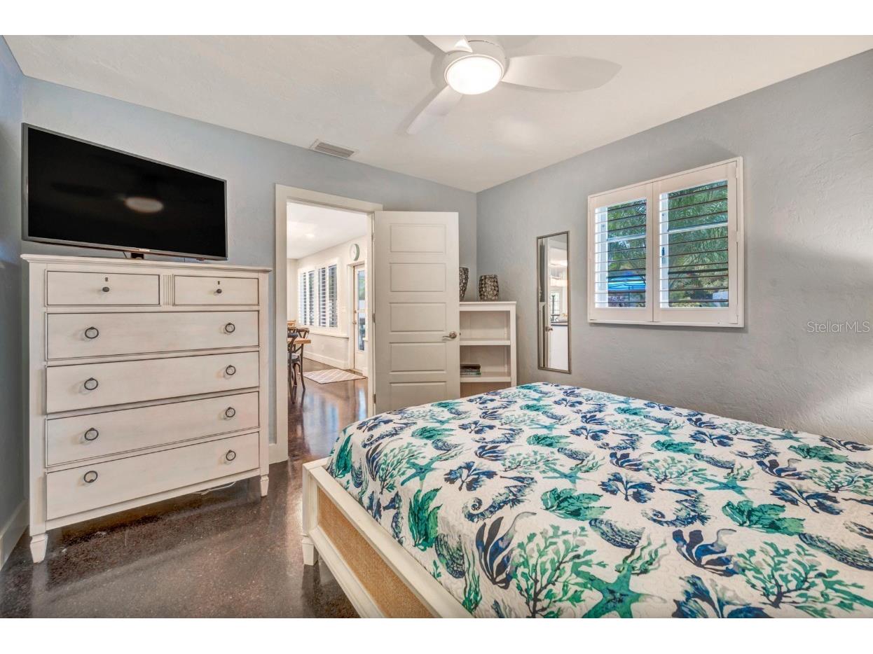 301 Jackson Drive Sarasota FL 34236 A4683209 image11