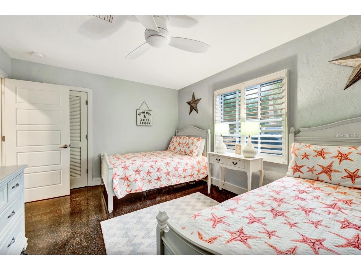 301 Jackson Drive Sarasota FL 34236 A4683209 image25