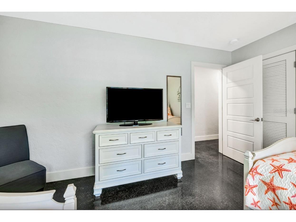 301 Jackson Drive Sarasota FL 34236 A4683209 image26