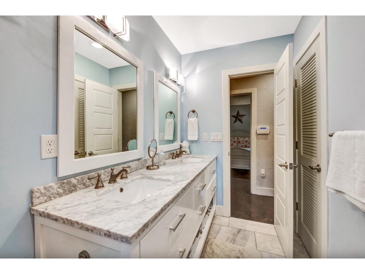 301 Jackson Drive Sarasota FL 34236 A4683209 image29