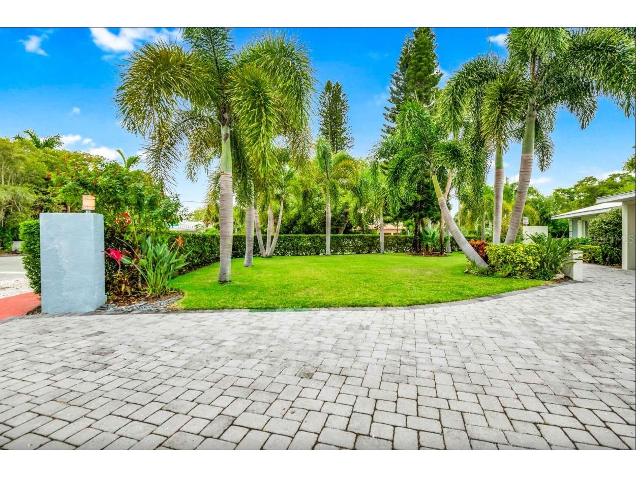 301 Jackson Drive Sarasota FL 34236 A4683209 image3