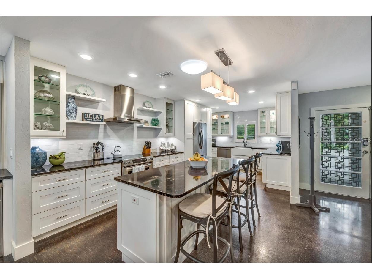 301 Jackson Drive Sarasota FL 34236 A4683209 image8