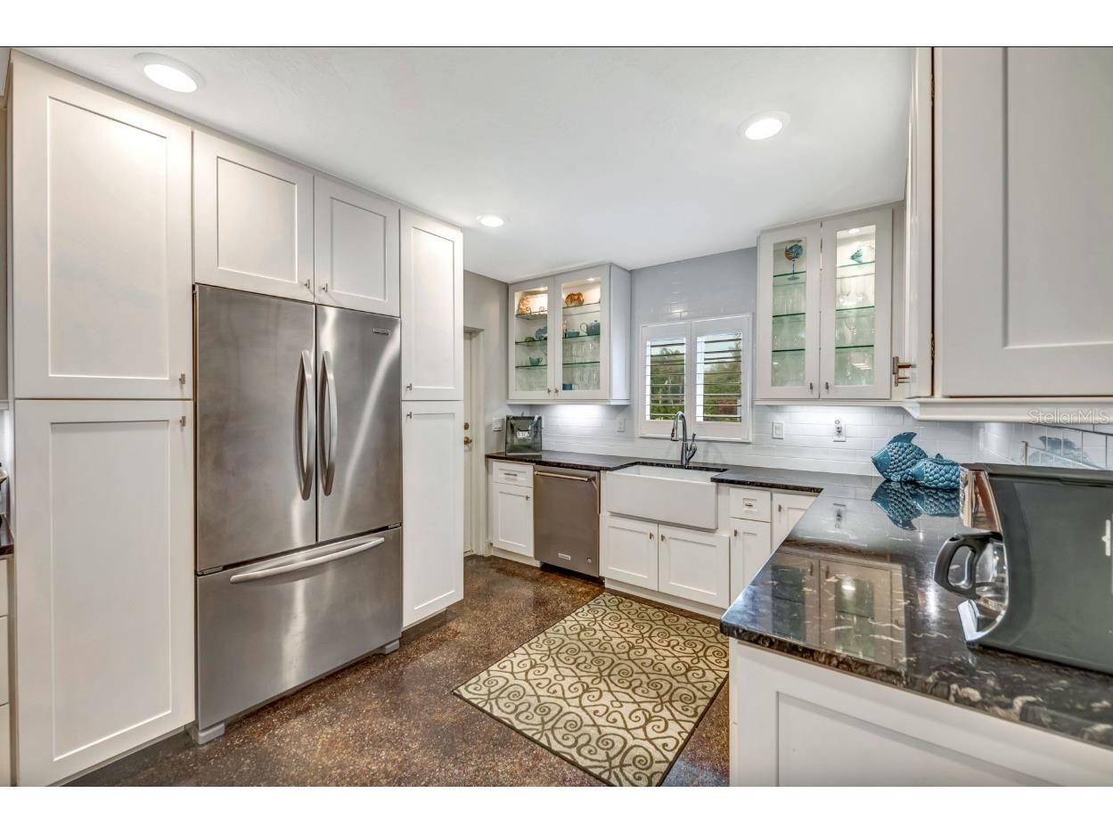 301 Jackson Drive Sarasota FL 34236 A4683209 image9