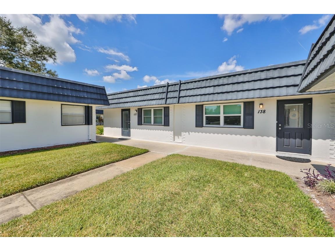 301 Kings Boulevard #138 Sun City Center FL 33573 T3478367 image1