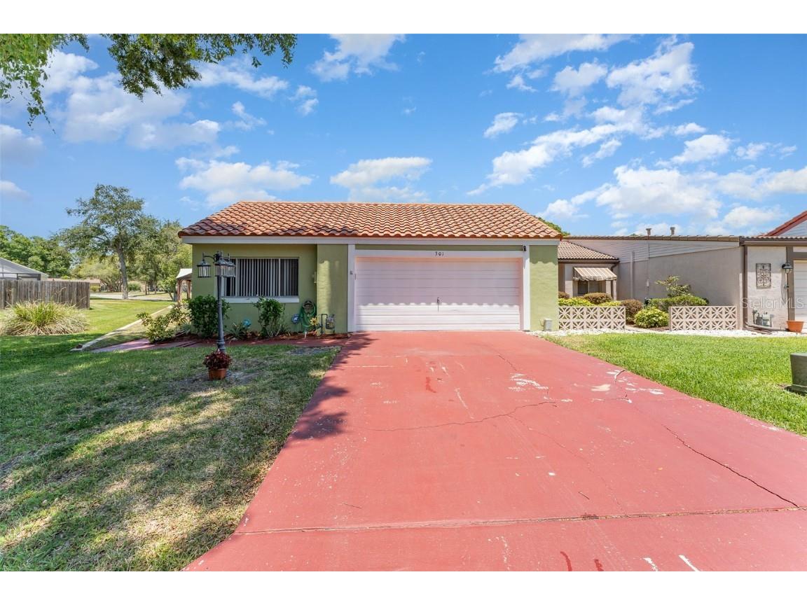 301 La Serena Winter Haven FL 33884 T3525103 image1