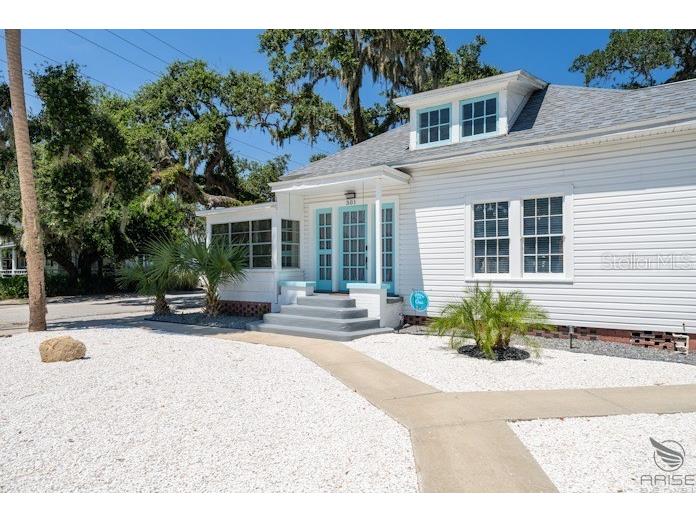 301 Live Oak Street New Smyrna Beach FL 32168 O6371567 image1