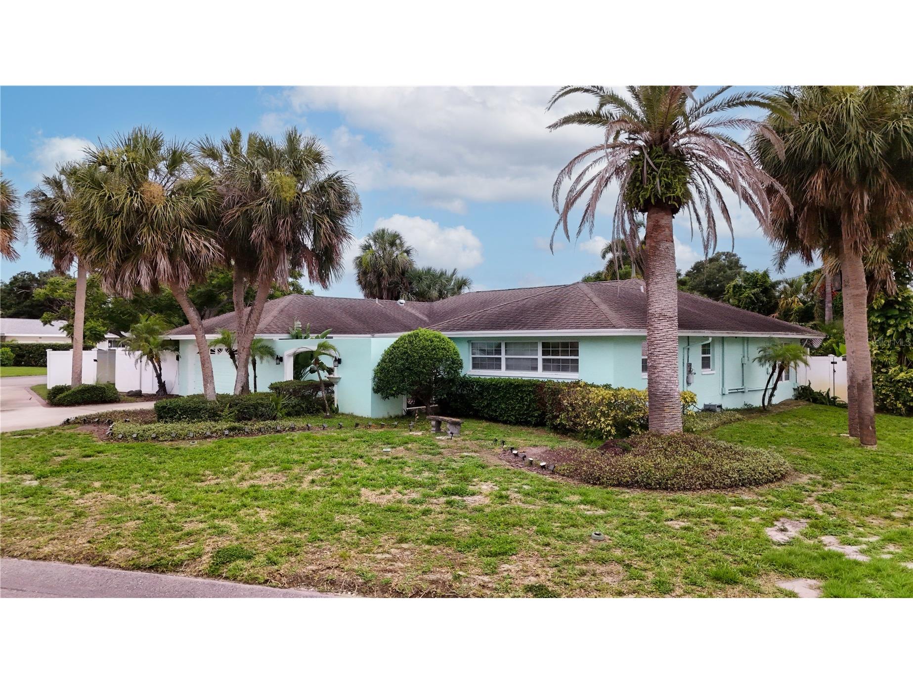 301 Palm Drive Largo FL 33770 TB8516028 image1