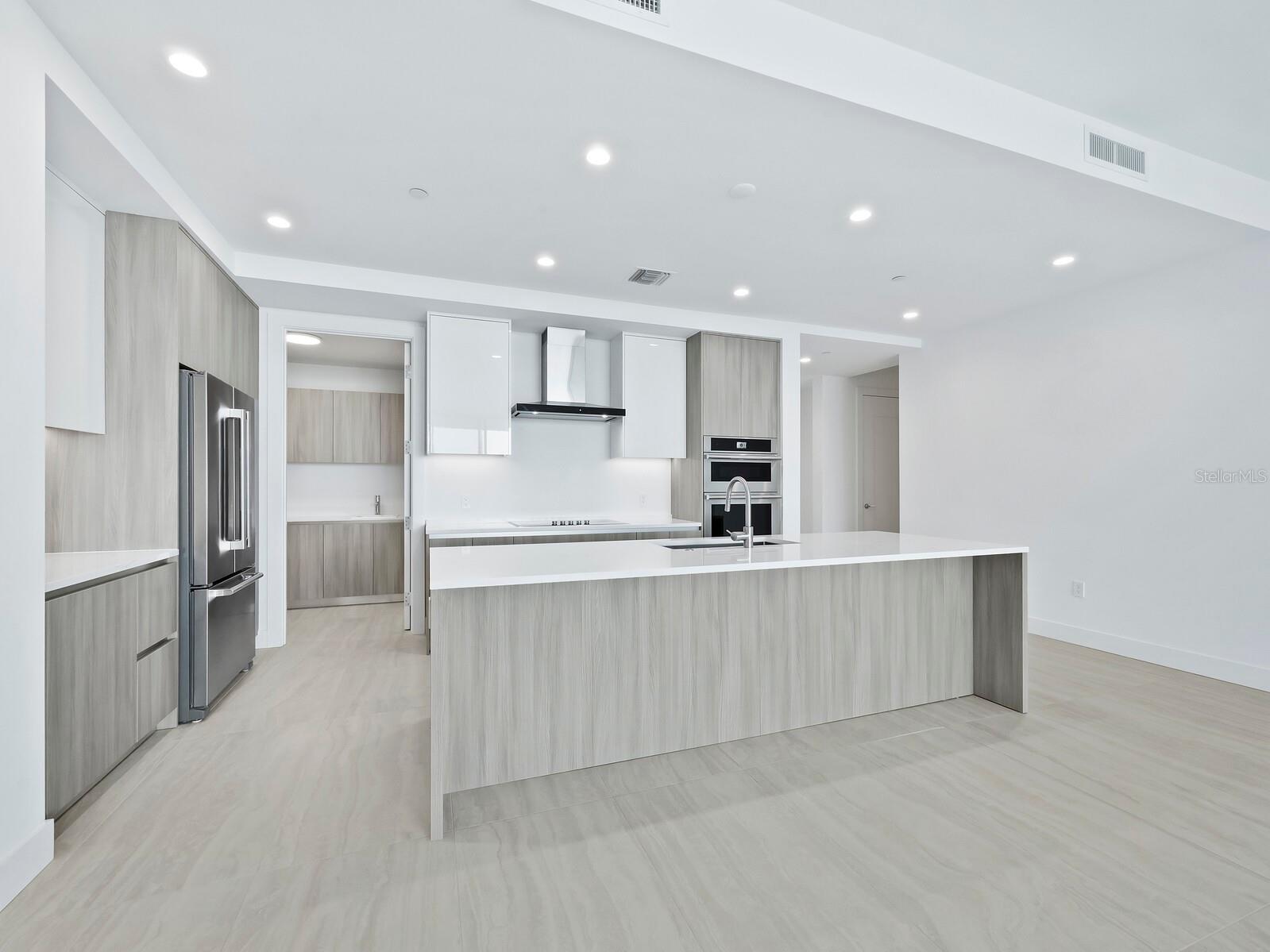 301 Quay Commons #1003 Sarasota FL 34236 A4689567 image9