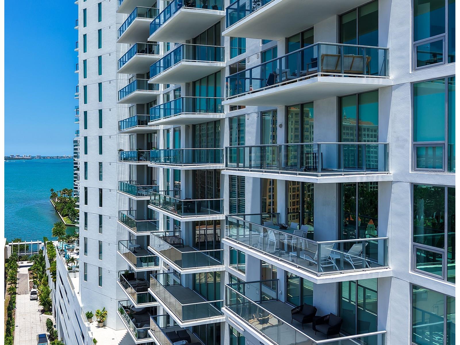 301 Quay Commons #1007 Sarasota FL 34236 A4697152 image2