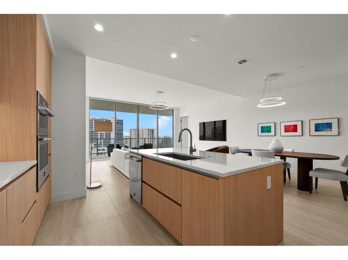 301 Quay Commons #1008 Sarasota FL 34236 A4660379 image17