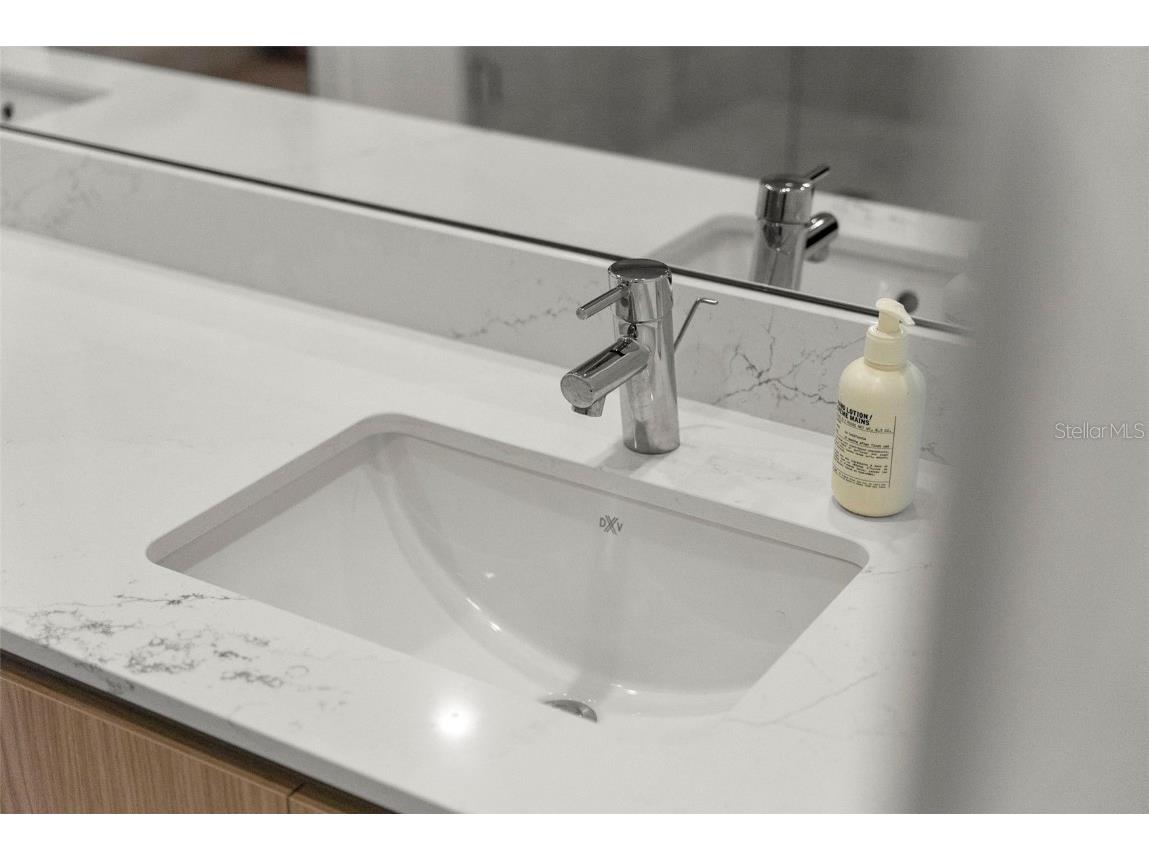 301 Quay Commons #1008 Sarasota FL 34236 A4660379 image38