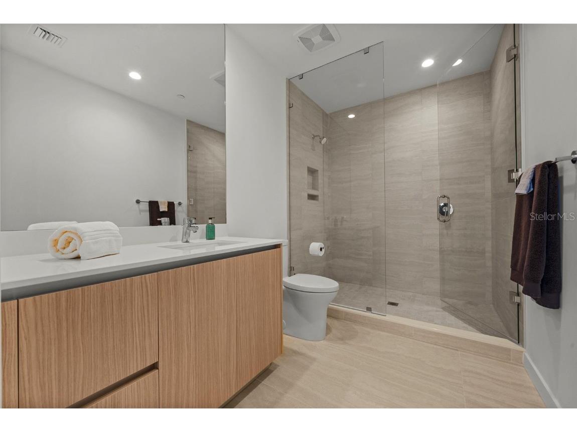 301 Quay Commons #1008 Sarasota FL 34236 A4660379 image51