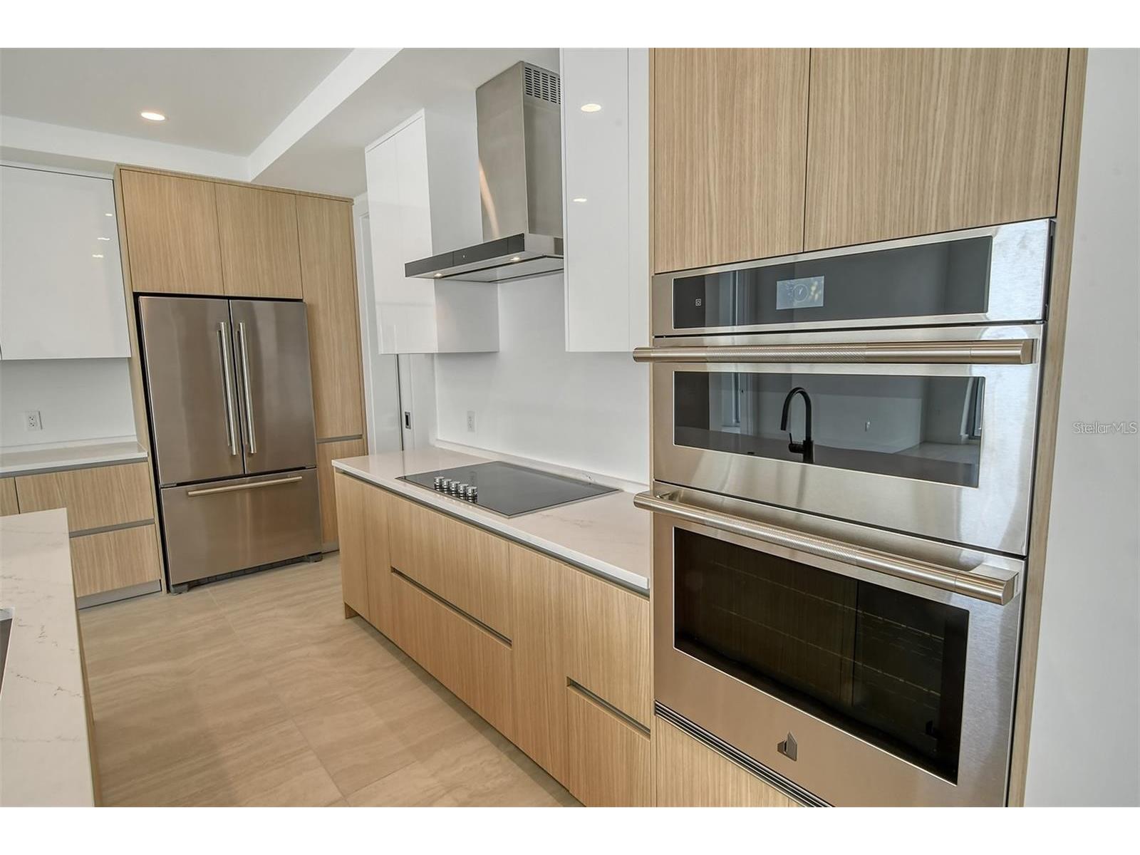301 Quay Commons #1011 Sarasota FL 34236 A4692152 image17