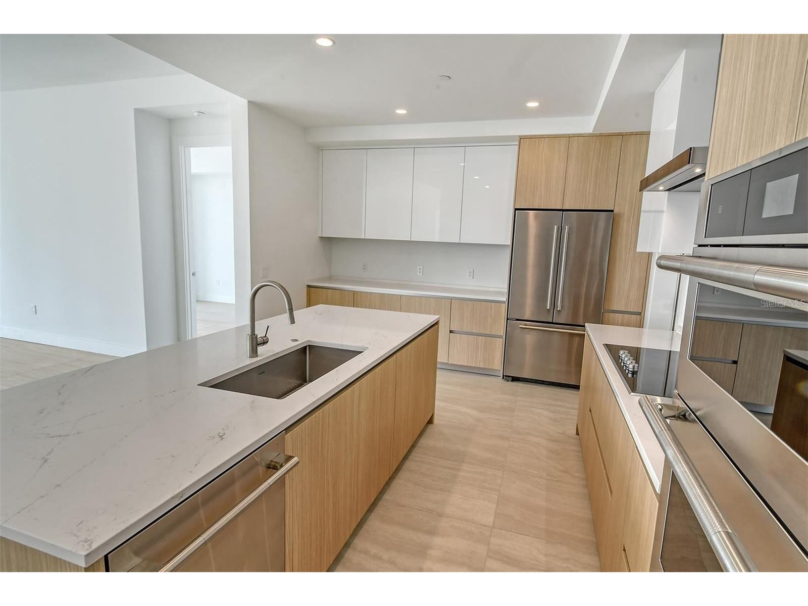 301 Quay Commons #1011 Sarasota FL 34236 A4692152 image18