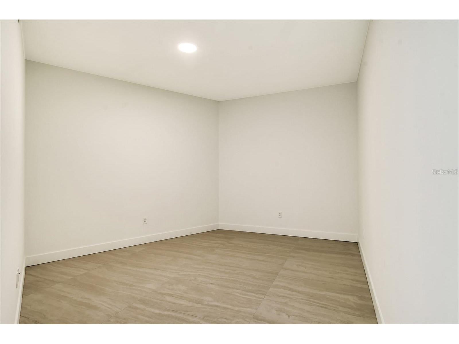 301 Quay Commons #1011 Sarasota FL 34236 A4692152 image34