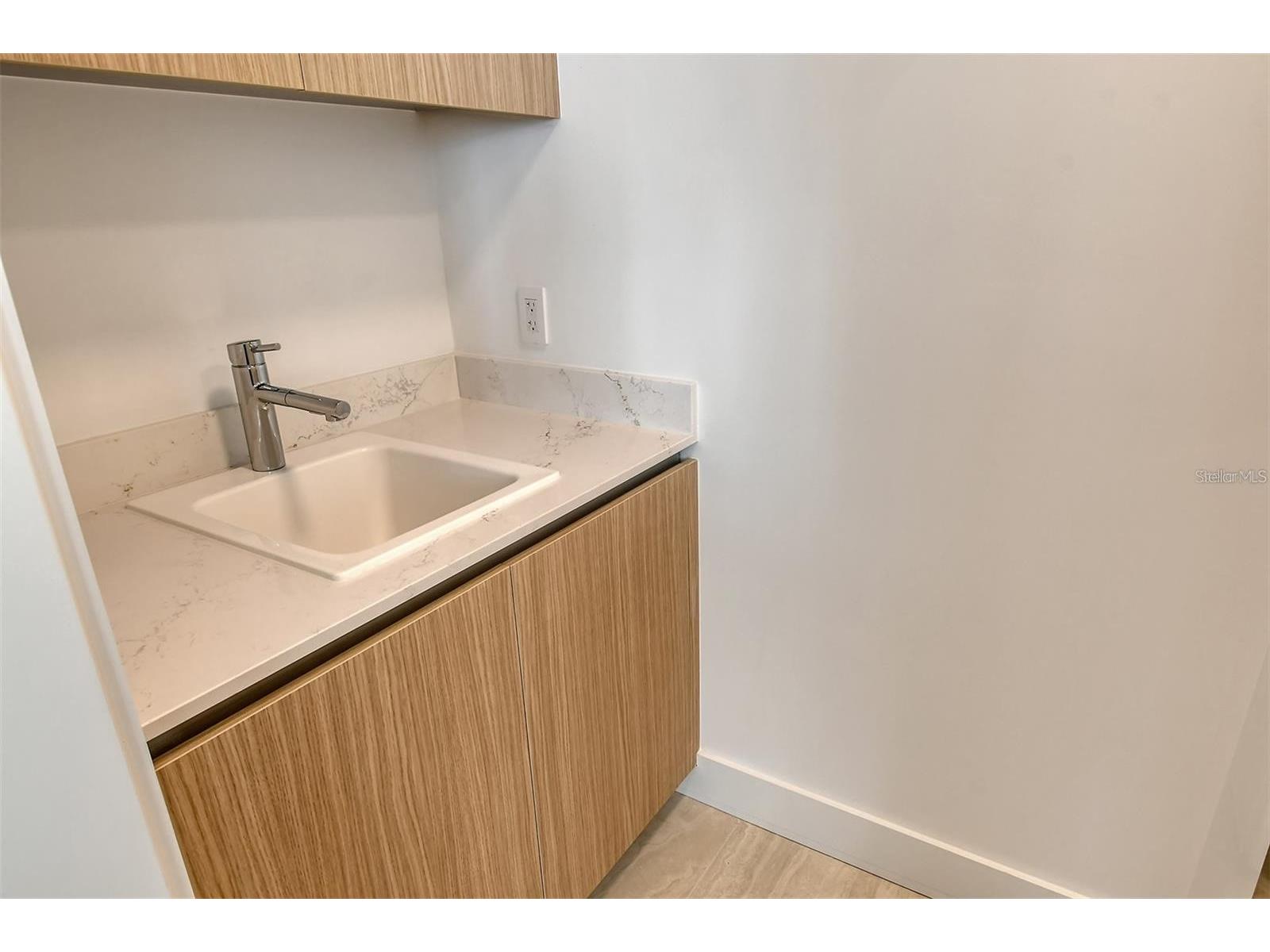 301 Quay Commons #1011 Sarasota FL 34236 A4692152 image37