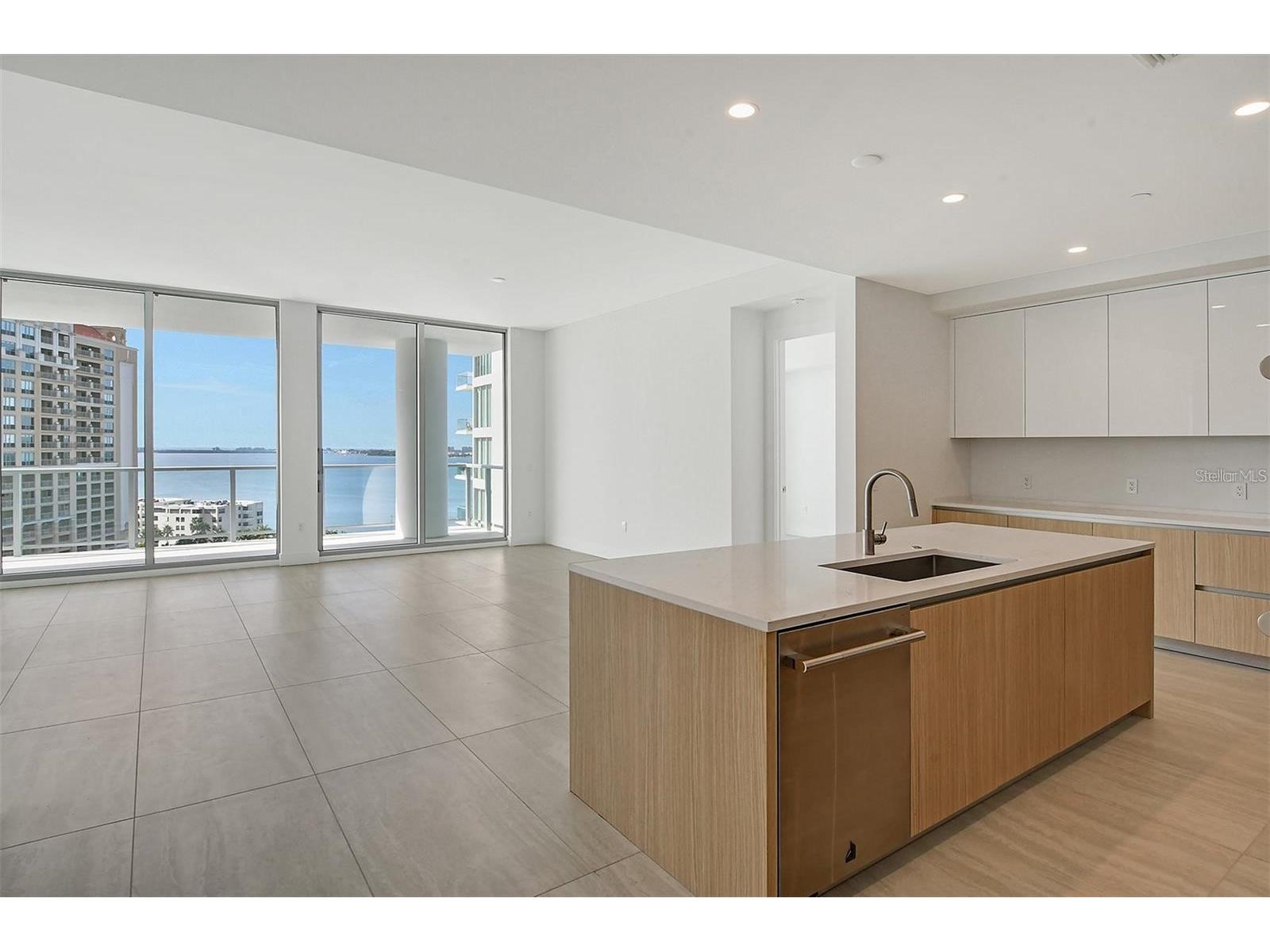 301 Quay Commons #1011 Sarasota FL 34236 A4692152 image8