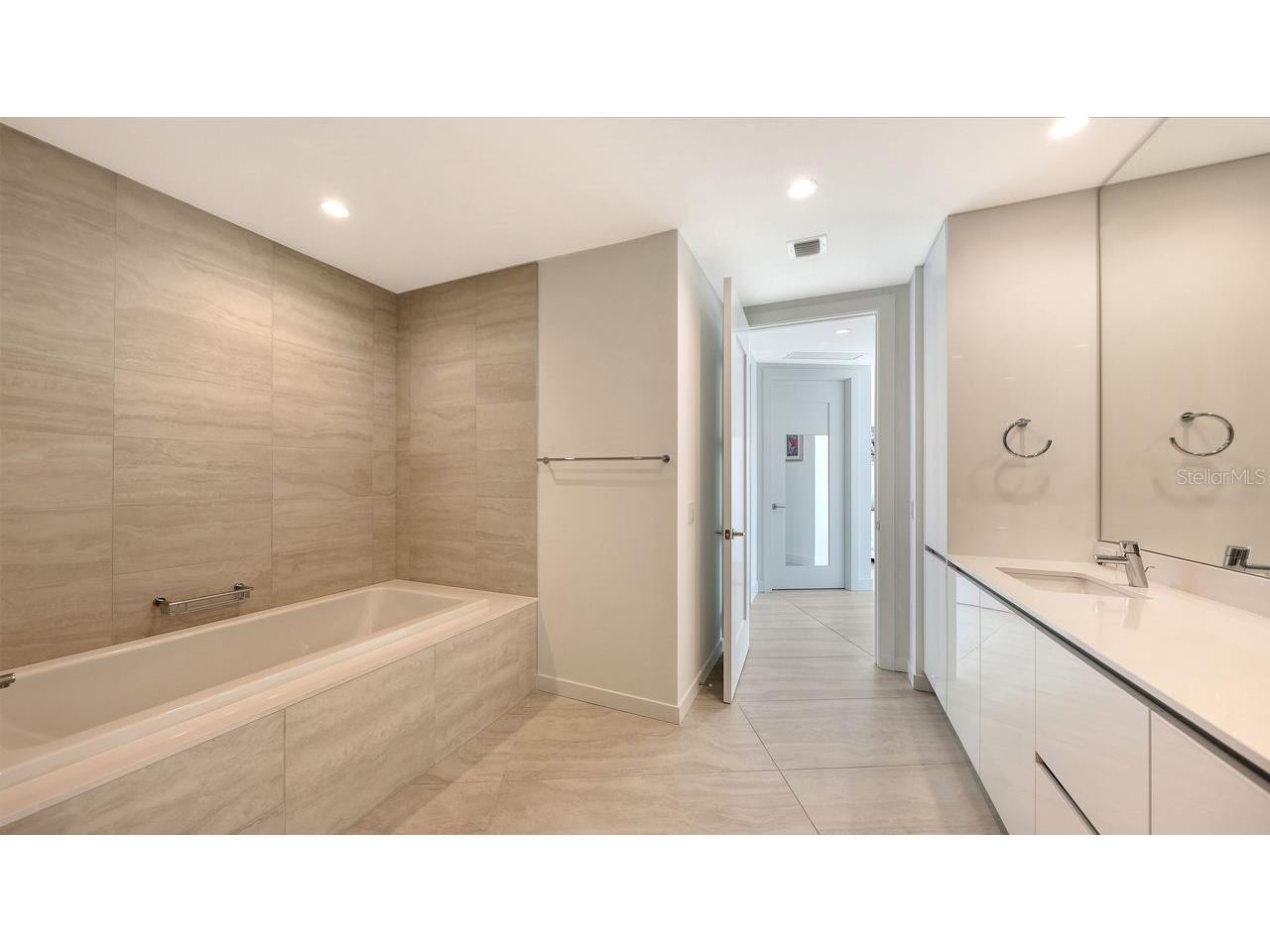 301 Quay Commons #1210 Sarasota FL 34236 A4689527 image33
