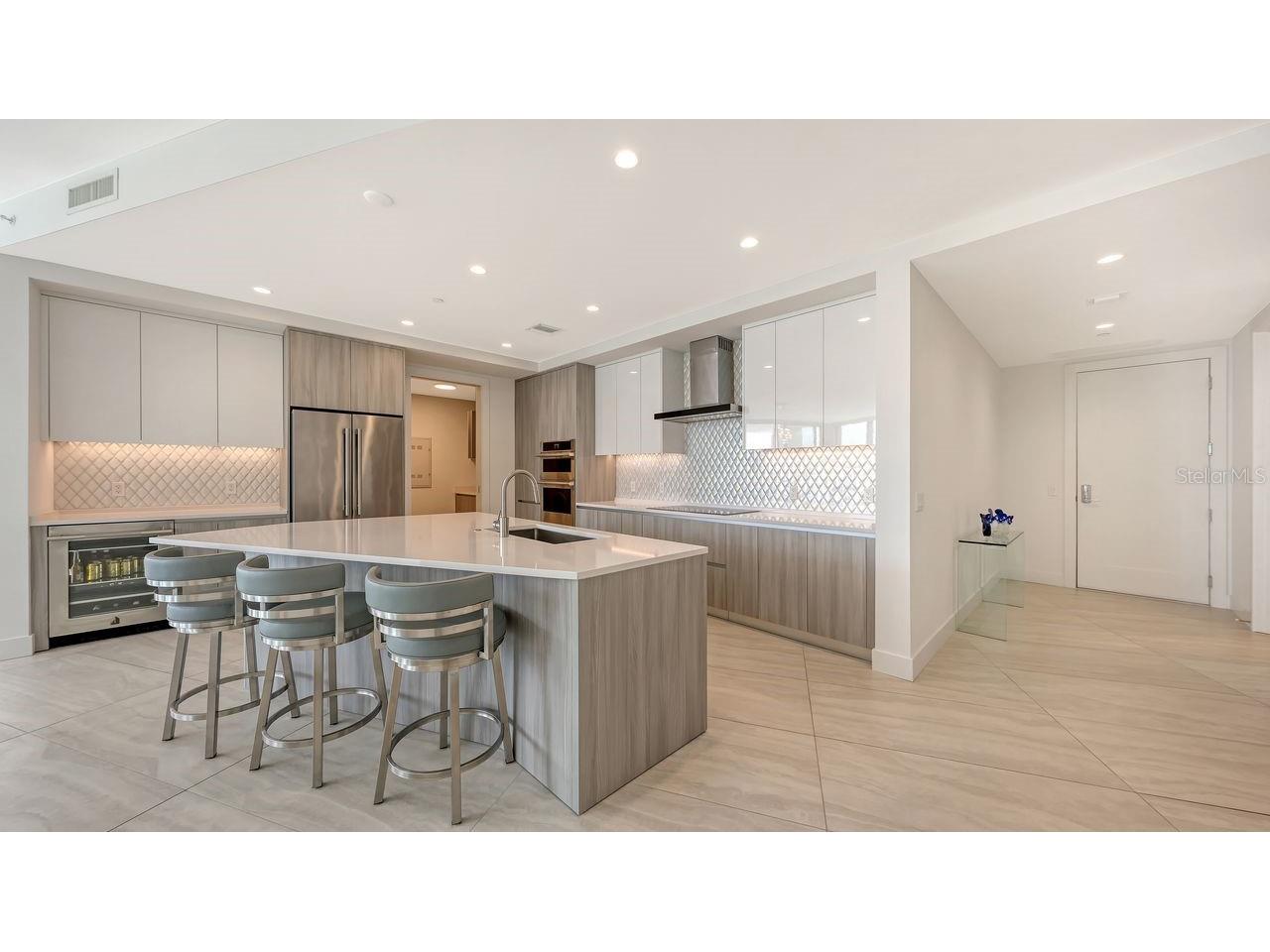301 Quay Commons #1210 Sarasota FL 34236 A4689527 image7