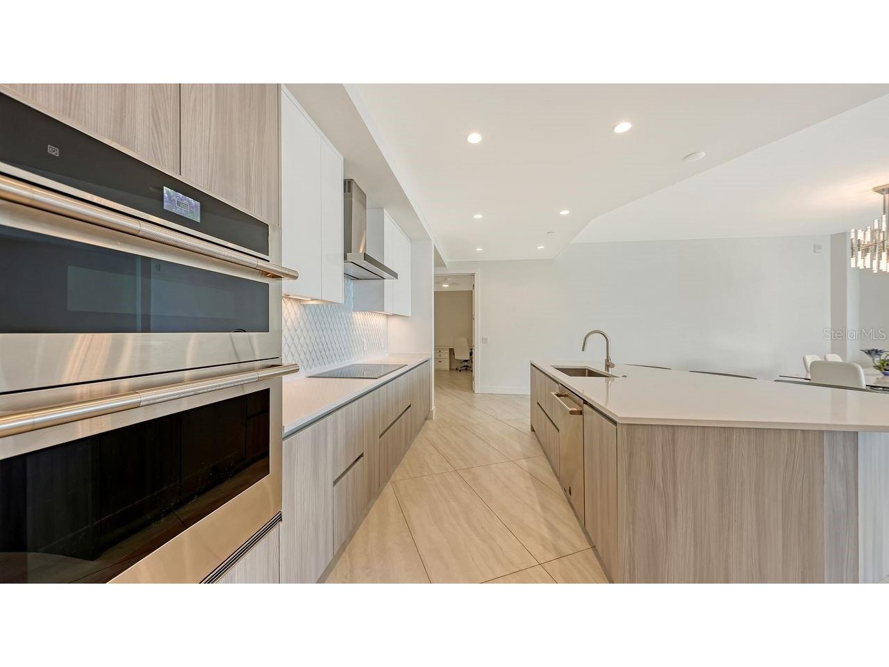 301 Quay Commons #1210 Sarasota FL 34236 A4689527 image9