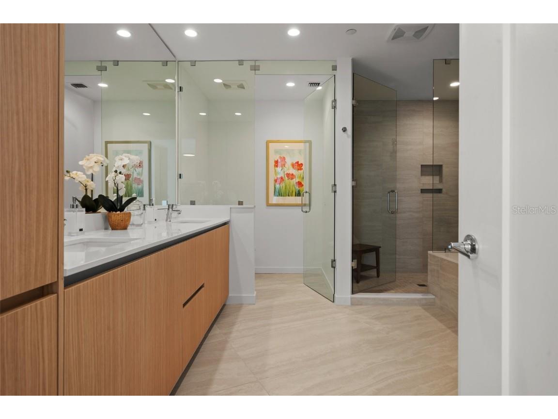 301 Quay Commons #1610 Sarasota FL 34236 A4647965 image39