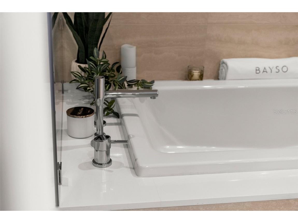 301 Quay Commons #1610 Sarasota FL 34236 A4647965 image42