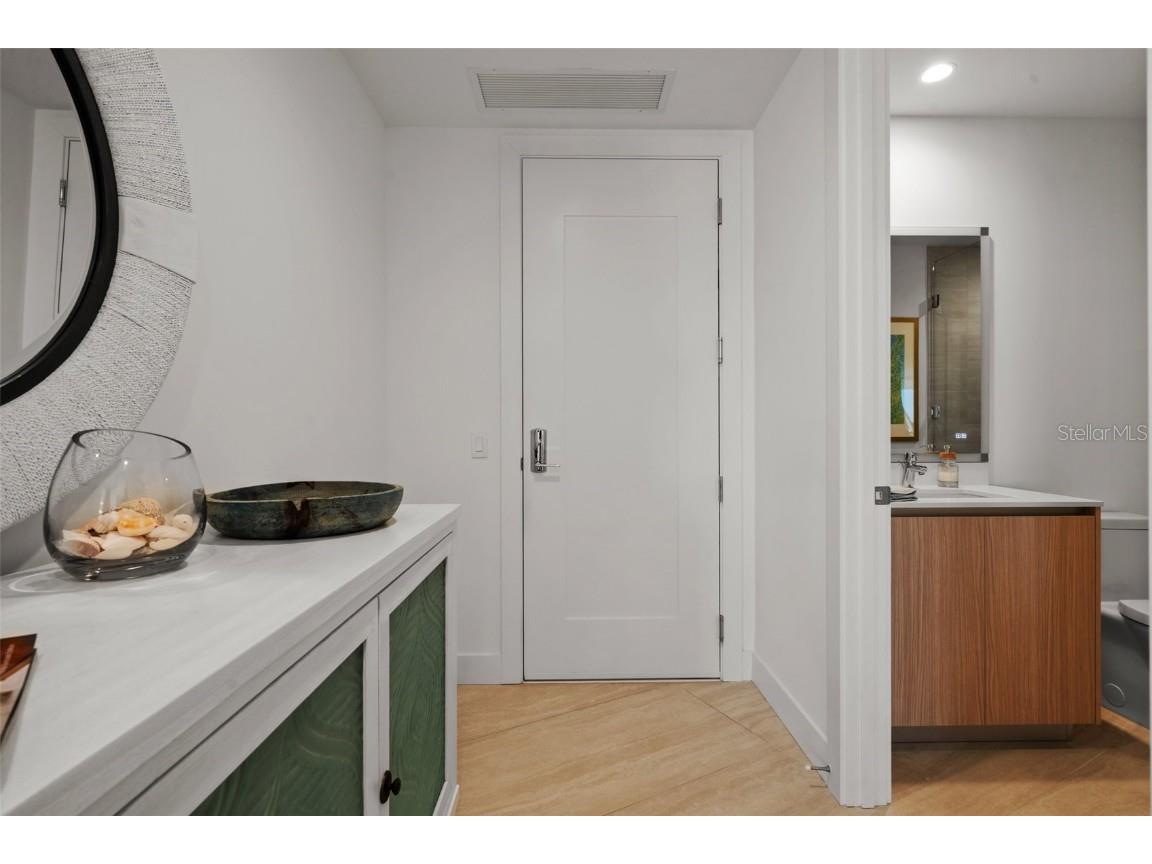 301 Quay Commons #1610 Sarasota FL 34236 A4647965 image56