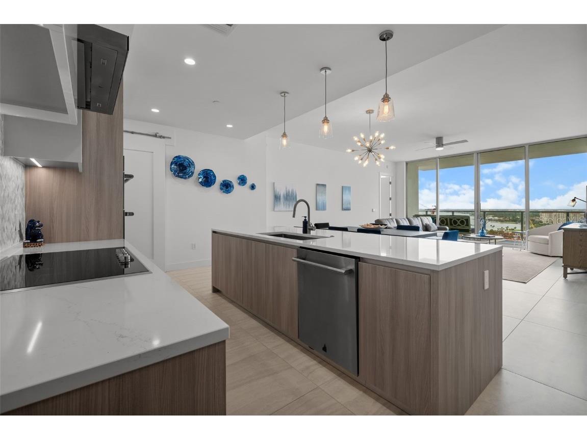 301 Quay Commons #1703 Sarasota FL 34236 A4657928 image2