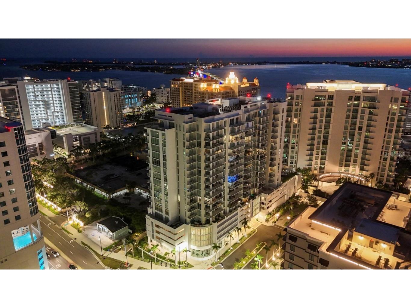 301 Quay Commons #1704 Sarasota FL 34236 - SARASOTA BAY A4662905 image2
