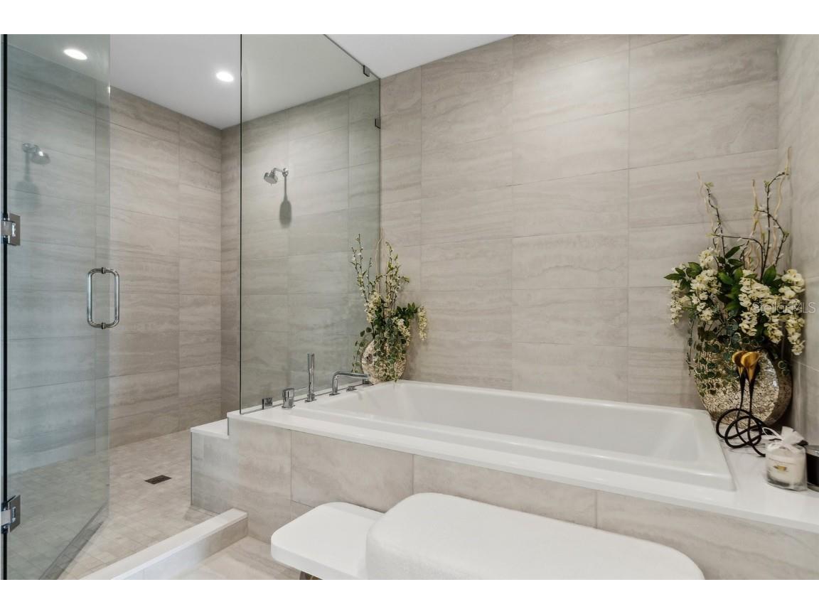 301 Quay Commons #1709 Sarasota FL 34236 A4650966 image53