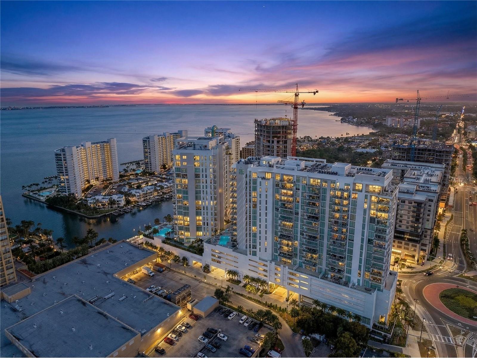 301 Quay Commons #1807 Sarasota FL 34236 A4676742 image1