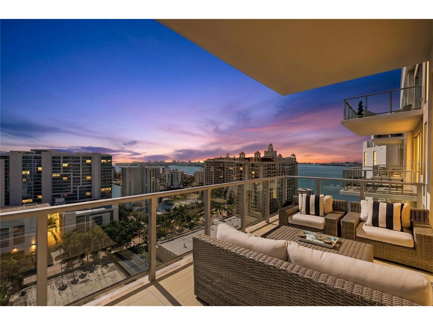 301 Quay Commons #1807 Sarasota FL 34236 A4676742 image2