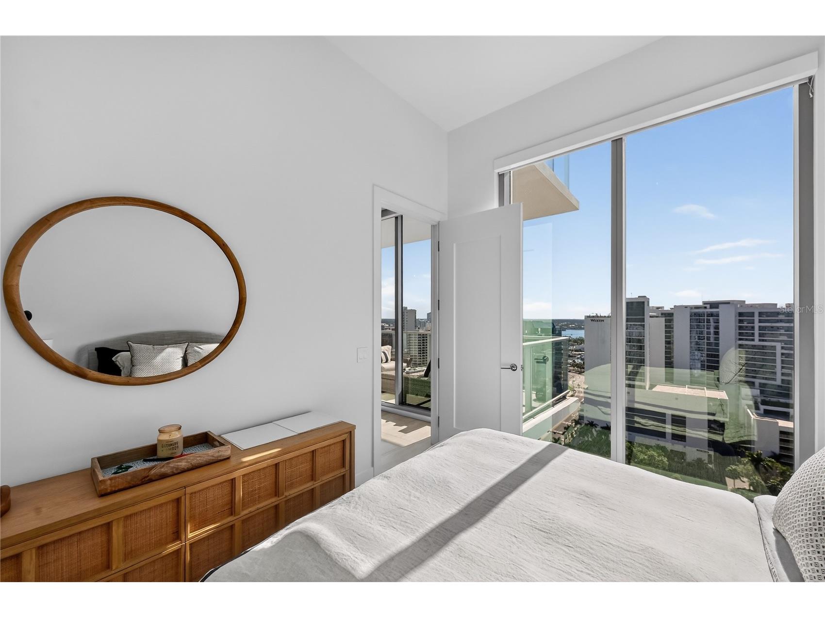 301 Quay Commons #1807 Sarasota FL 34236 A4676742 image24