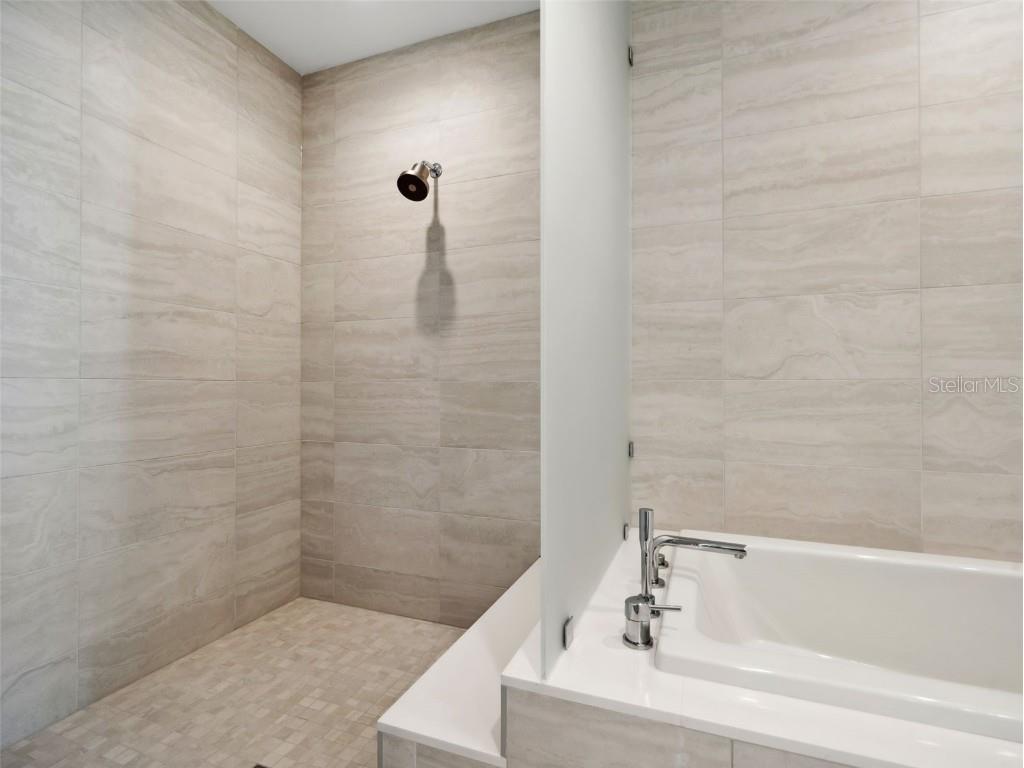 301 Quay Commons #1809 Sarasota FL 34236 A4639126 image33