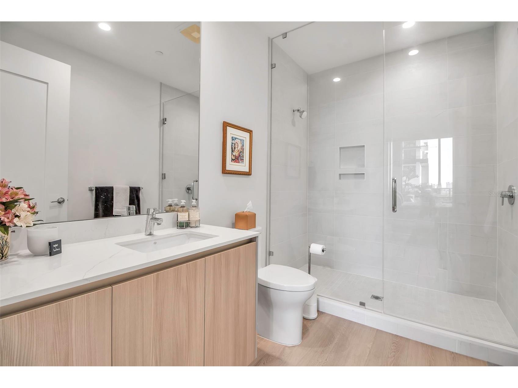 301 Quay Commons #503 Sarasota FL 34236 A4666387 image19