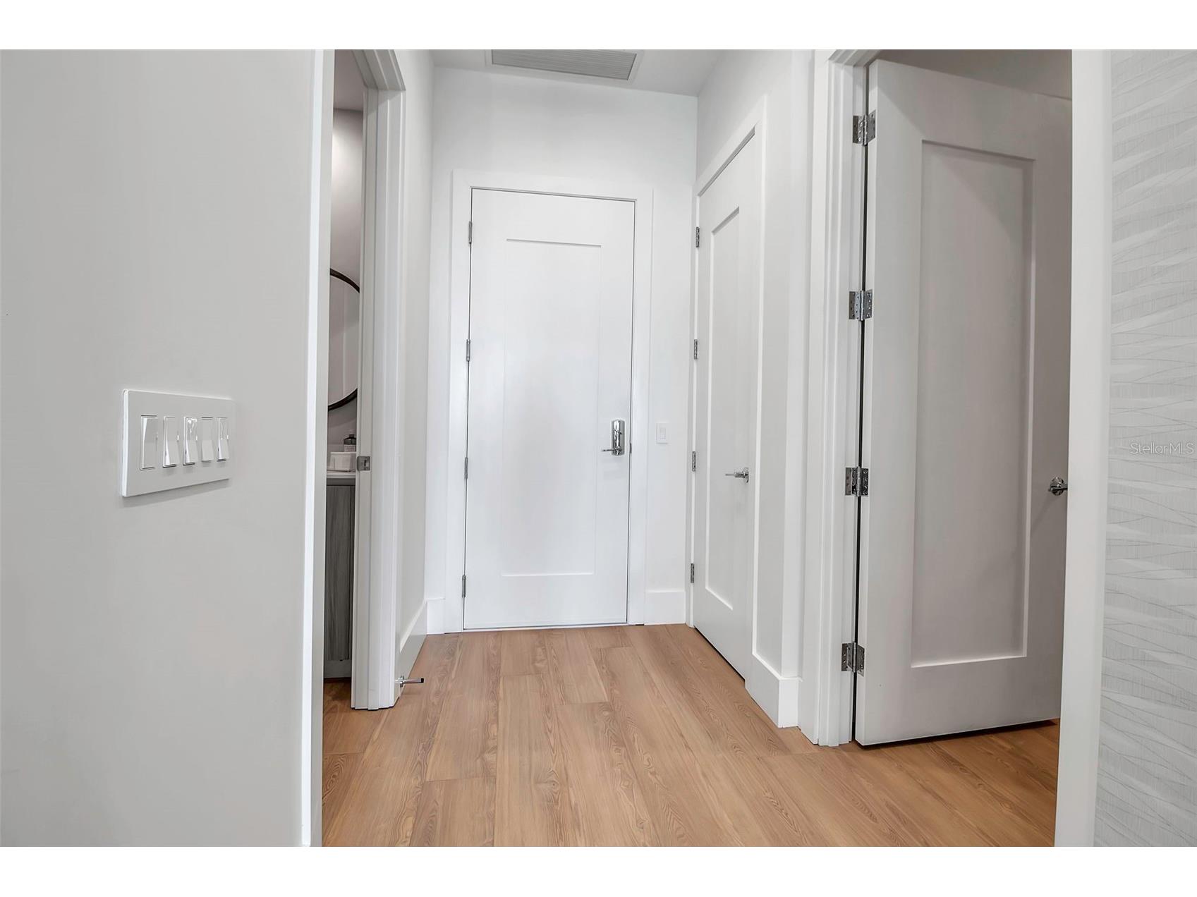 301 Quay Commons #503 Sarasota FL 34236 A4666387 image46