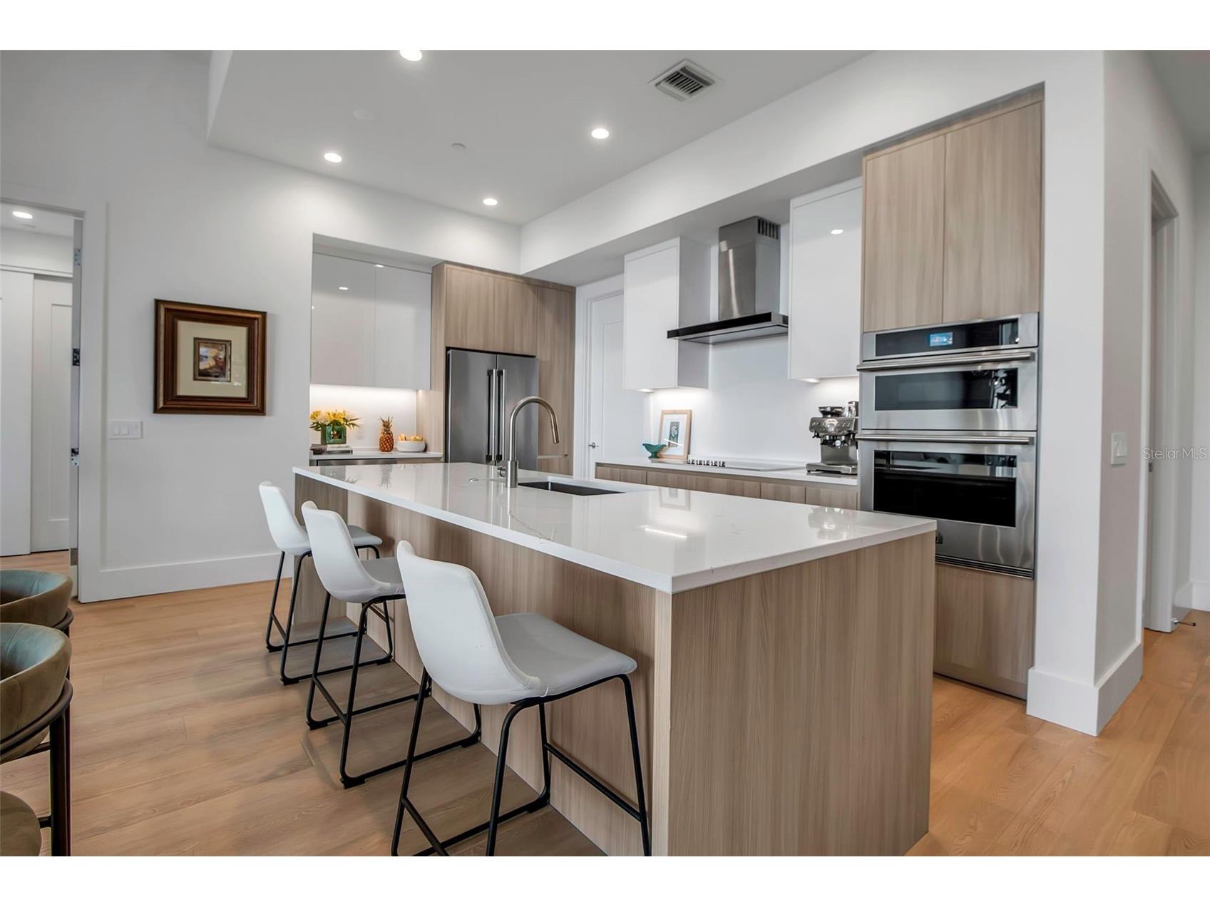 301 Quay Commons #503 Sarasota FL 34236 A4666387 image47