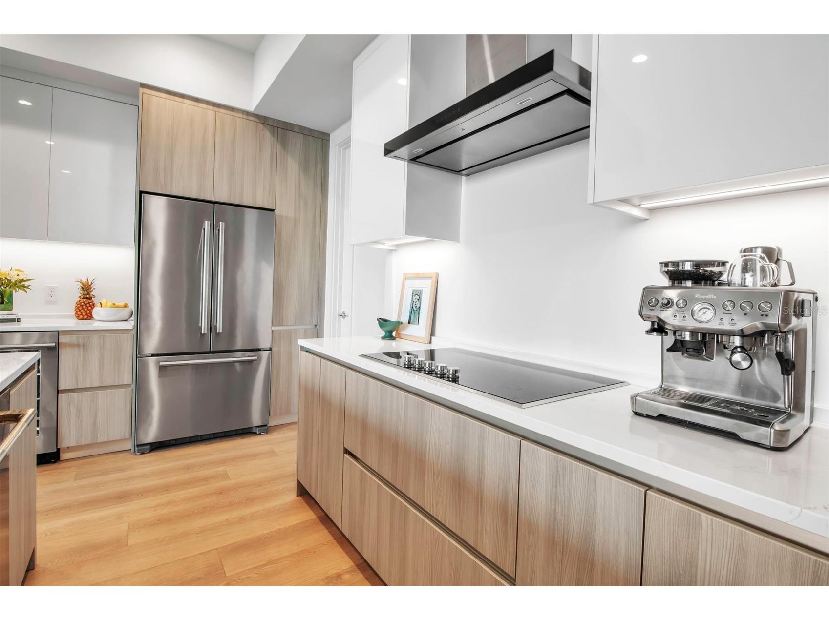 301 Quay Commons #503 Sarasota FL 34236 A4666387 image5