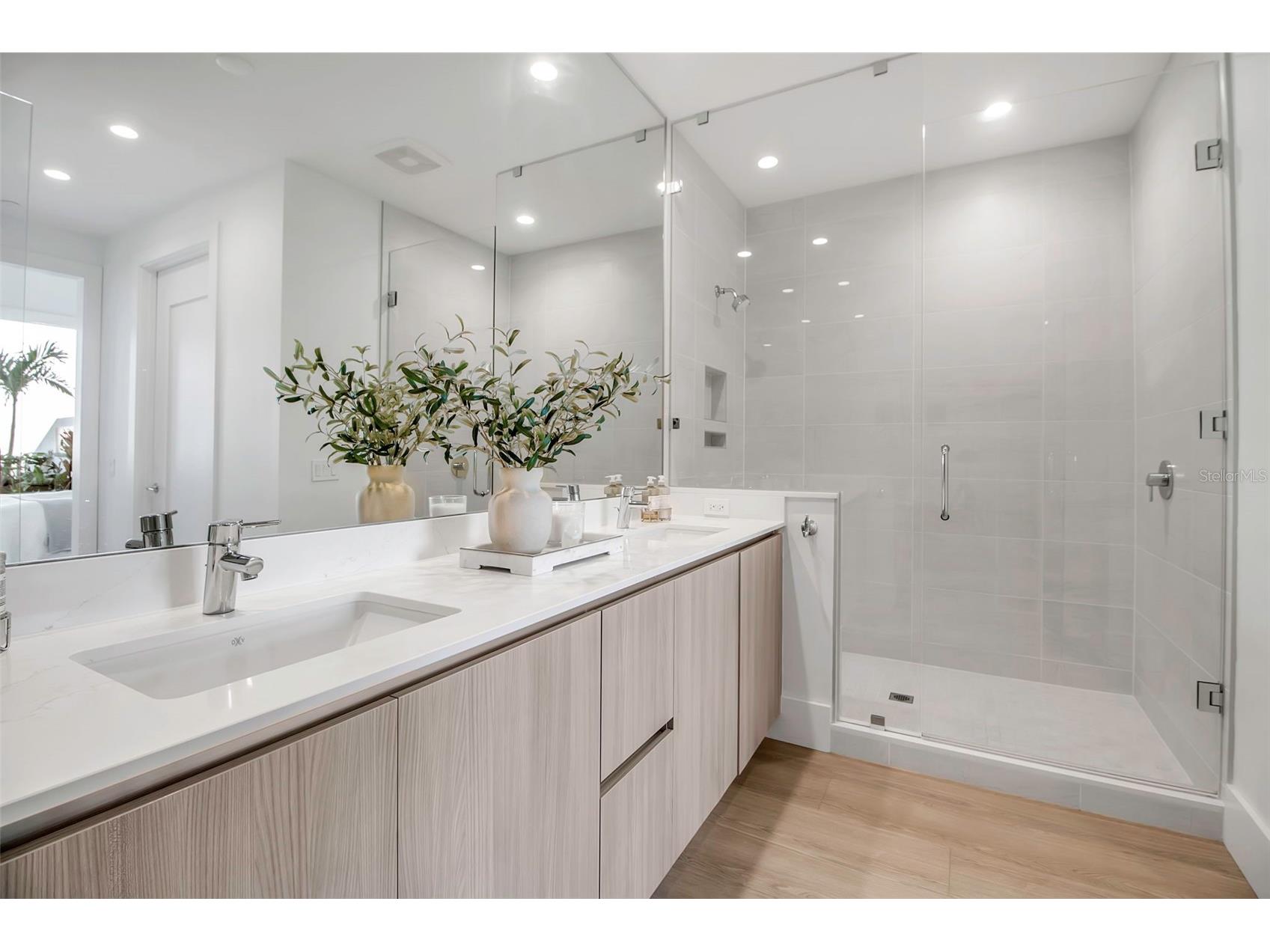 301 Quay Commons #503 Sarasota FL 34236 A4666387 image57