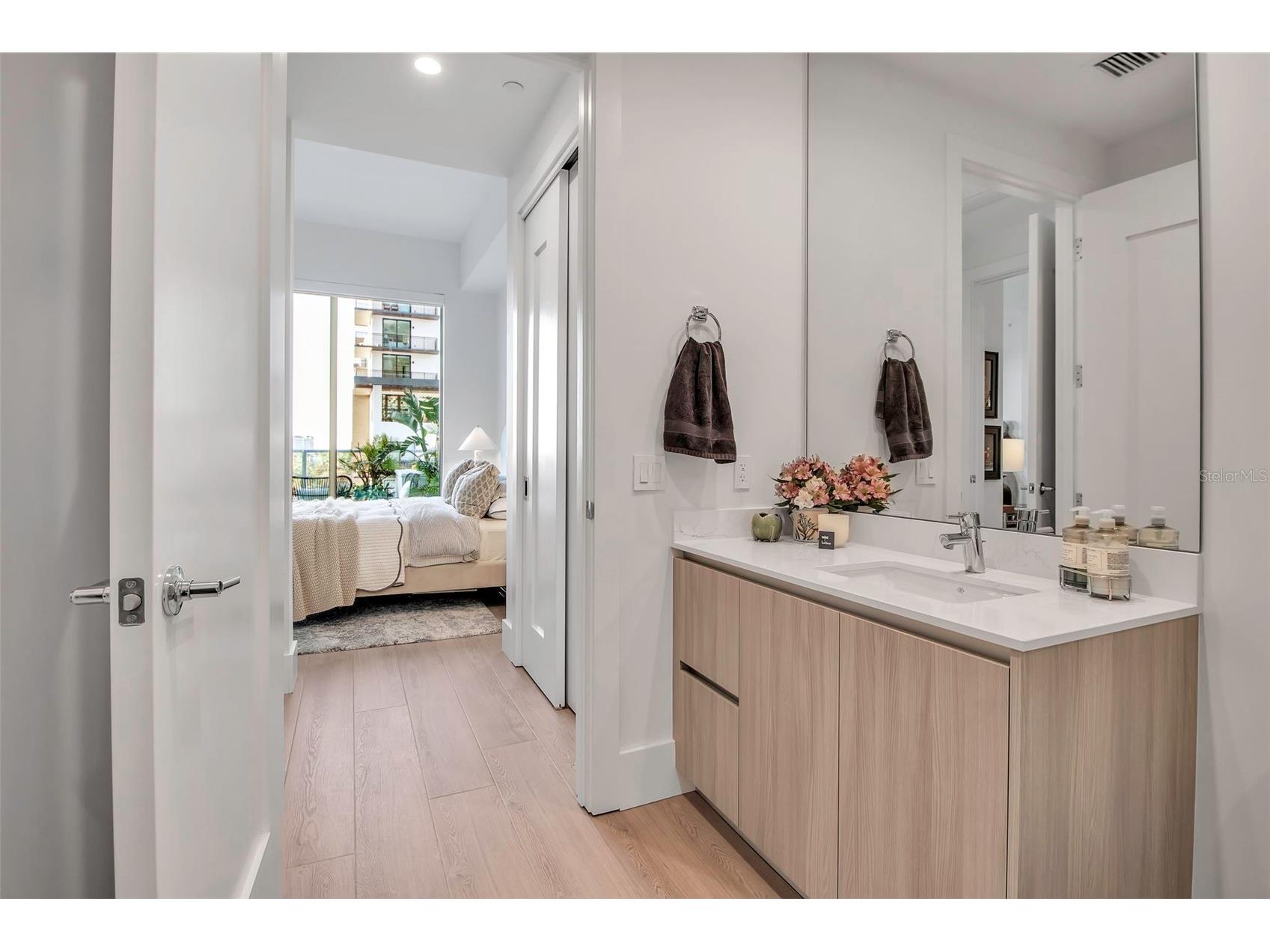 301 Quay Commons #503 Sarasota FL 34236 A4666387 image60