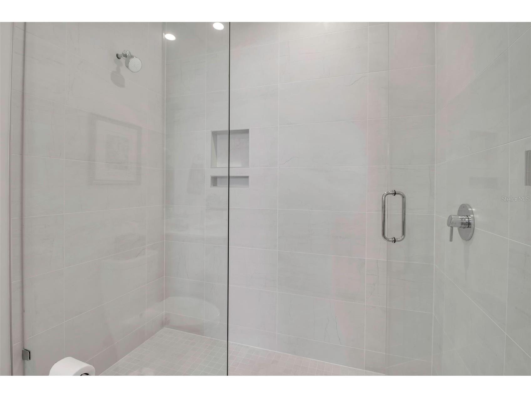 301 Quay Commons #503 Sarasota FL 34236 A4666387 image61