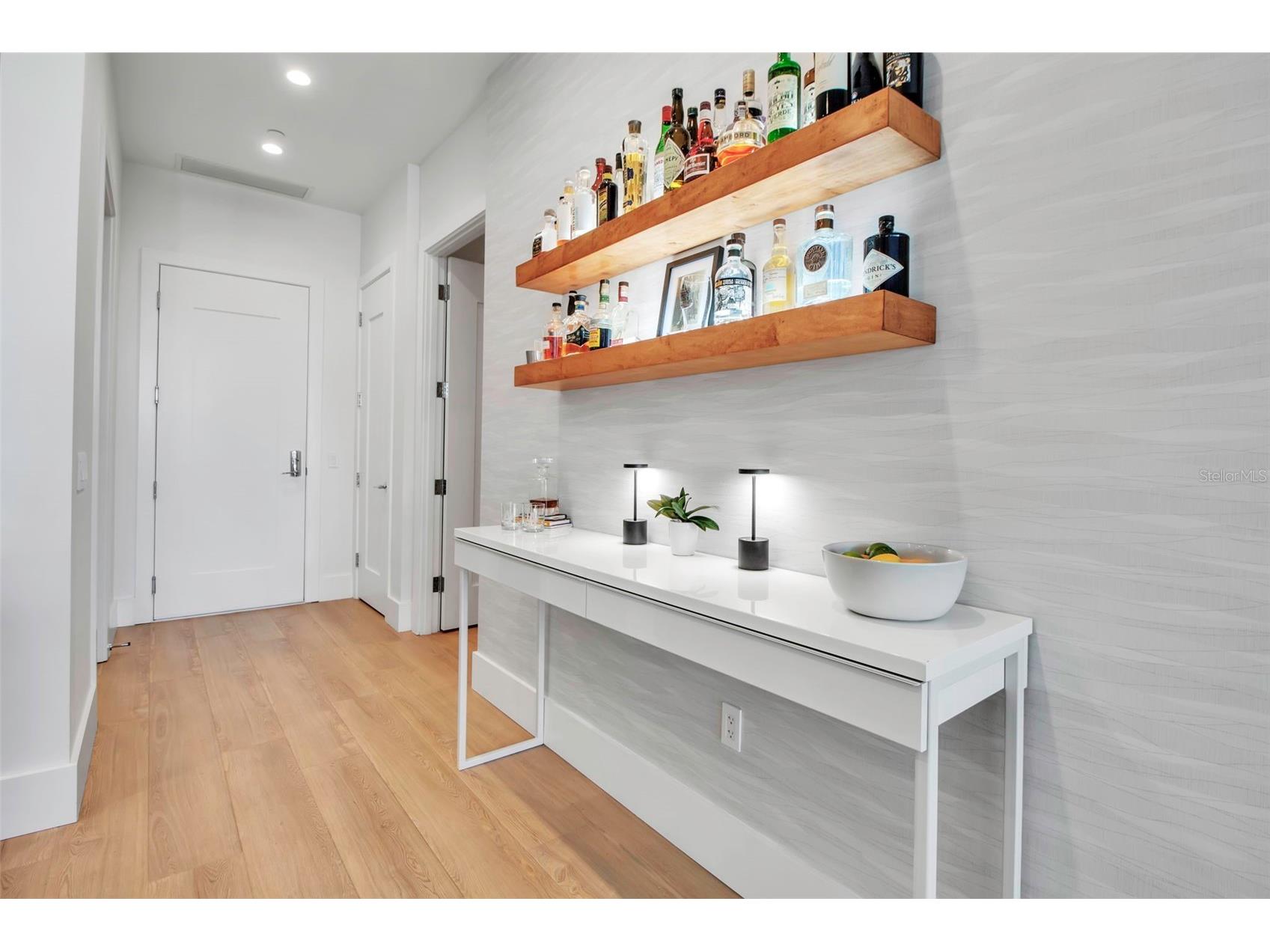 301 Quay Commons #503 Sarasota FL 34236 A4666387 image7