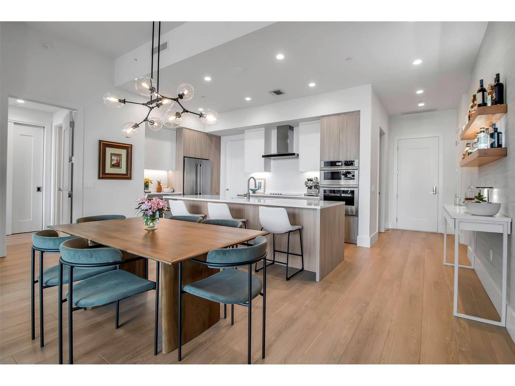 301 Quay Commons #503 Sarasota FL 34236 A4666387 image9