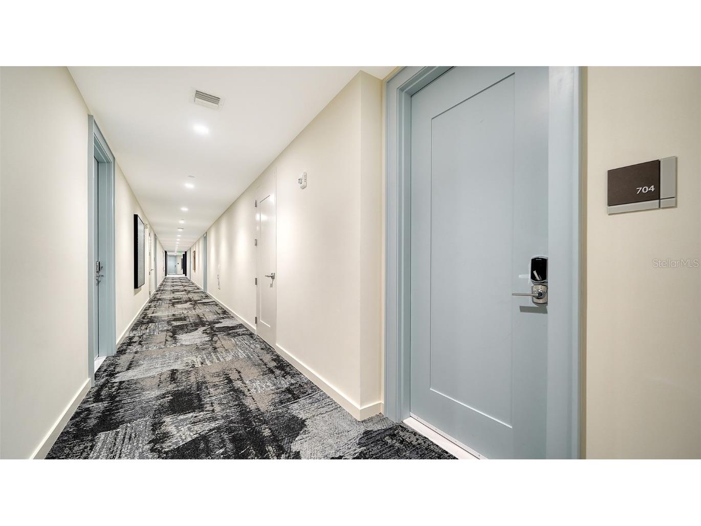 301 Quay Commons Drive #704 Sarasota FL 34236 A4591618 image2