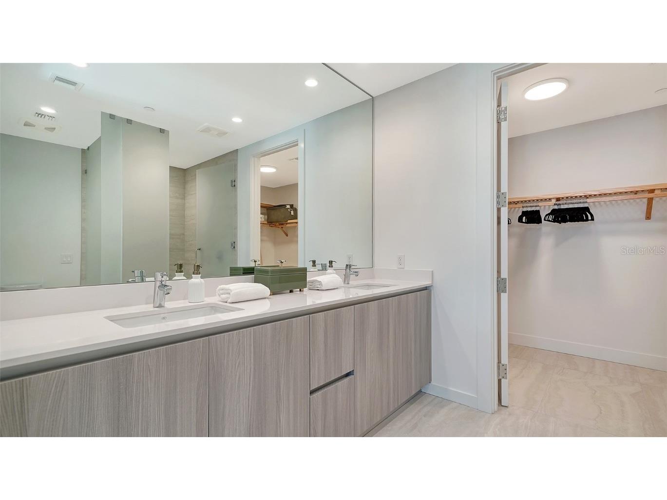 301 Quay Commons Drive #704 Sarasota FL 34236 A4591618 image33